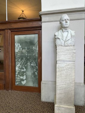 ITHACA, NY - 1. SEP: New York, Ithaca 'daki Cornell Üniversitesi kampüsündeki Uris Kütüphanesi, 1..