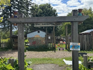 ITHACA, NY - 2. Sezon 2. Bölüm: Ithaca, New York 'taki Ithaca Çocuk Bahçesi.