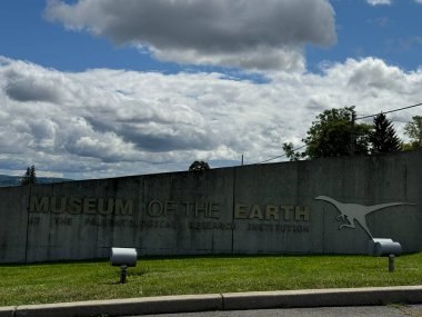 ITHACA, NY - 1. SEP: 1 Eylül 2024 'te Ithaca, New York' taki Dünya Müzesi.