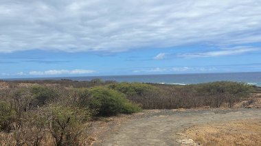 Hawaii 'deki Büyük Ada' da, Kau 'da Papakolea Yeşil Kum Kumsalı