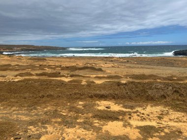 Hawaii 'deki Büyük Ada' da, Kau 'da Papakolea Yeşil Kum Kumsalı