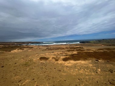 Hawaii 'deki Büyük Ada' da, Kau 'da Papakolea Yeşil Kum Kumsalı
