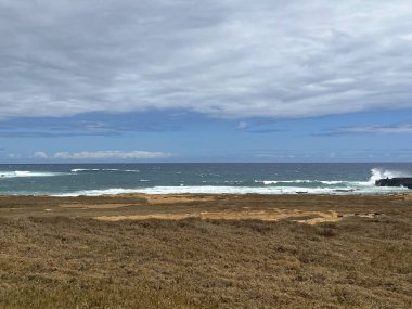 Hawaii 'deki Büyük Ada' da, Kau 'da Papakolea Yeşil Kum Kumsalı