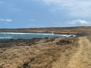 Hawaii 'deki Büyük Ada' da, Kau 'da Papakolea Yeşil Kum Kumsalı