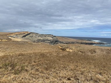 Hawaii 'deki Büyük Ada' da, Kau 'da Papakolea Yeşil Kum Kumsalı