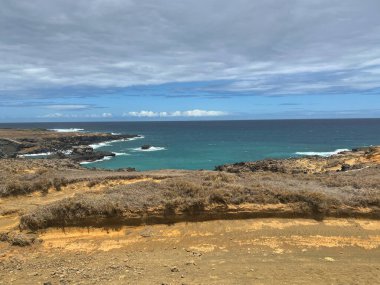 Hawaii 'deki Büyük Ada' da, Kau 'da Papakolea Yeşil Kum Kumsalı