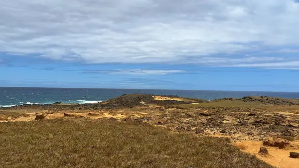 Hawaii 'deki Büyük Ada' da, Kau 'da Papakolea Yeşil Kum Kumsalı