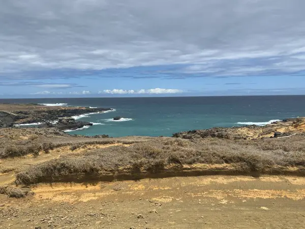 Hawaii 'deki Büyük Ada' da, Kau 'da Papakolea Yeşil Kum Kumsalı