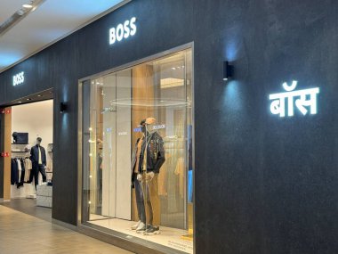 MUMBAI, INDIA - 22 Şubat 2024 'te Hindistan' da Mumbai, Maharashtra 'daki Jio World Drive alışveriş merkezinin patronu..