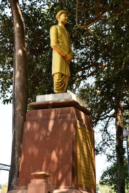 MUMBAI, INDIA - 22 Şubat 2024 'te Hindistan' ın Mumbai şehrinde görülen Seth Anandi Lal Podar heykeli.