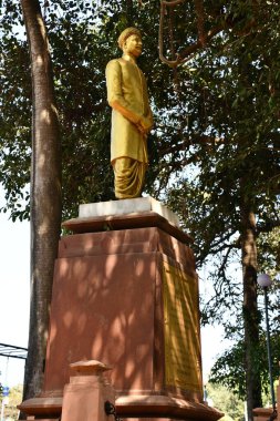 MUMBAI, INDIA - 22 Şubat 2024 'te Hindistan' ın Mumbai şehrinde görülen Seth Anandi Lal Podar heykeli.