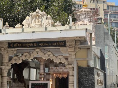 MUMBAI, INDIA - 22 Şubat 2024 'te Hindistan' ın Mumbai kentindeki Shree Shantilal Lalubhai Şah Jain Tapınağı 'nda görüldü..