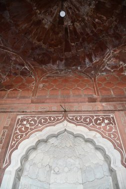 DELHI, INDIA - 16 Şubat 2024 'te Hindistan' ın Eski Delhi şehrinde Jama Mescidi.