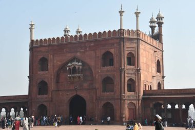 DELHI, INDIA - 16 Şubat 2024 'te Hindistan' ın Eski Delhi şehrinde Jama Mescidi.