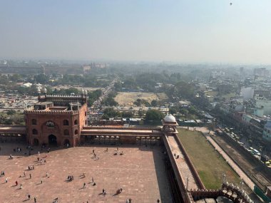 DELHI, INDIA - 16 Şubat 2024 'te Hindistan' ın Eski Delhi şehrinde Jama Mescidi.
