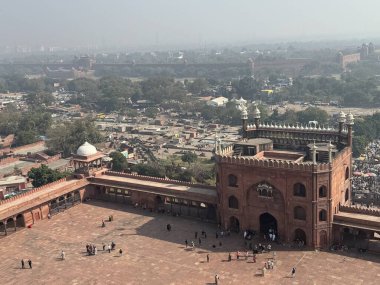 DELHI, INDIA - 16 Şubat 2024 'te Hindistan' ın Eski Delhi şehrinde Jama Mescidi.
