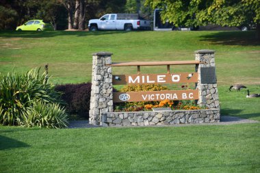 VICTORIA, BC, CANADA - 27 AUG: 8000 km uzunluğundaki Trans-Canada Anıtı, Victoria, British Columbia, Kanada 'da, 27 Ağustos 2023' te görüldüğü gibi.