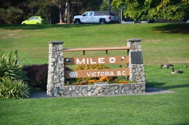 VICTORIA, BC, CANADA - 27 AUG: 8000 km uzunluğundaki Trans-Canada Anıtı, Victoria, British Columbia, Kanada 'da, 27 Ağustos 2023' te görüldüğü gibi.