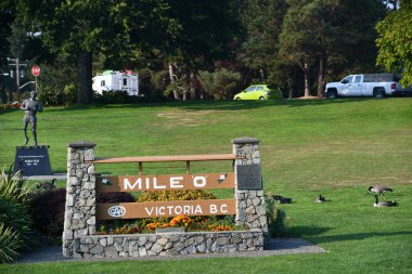 VICTORIA, BC, CANADA - 27 AUG: 8000 km uzunluğundaki Trans-Canada Anıtı, Victoria, British Columbia, Kanada 'da, 27 Ağustos 2023' te görüldüğü gibi.