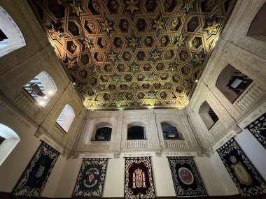 ALCALA DE HENARES, İSPA - 14 AUG: Madrid yakınlarındaki Alcala De Henares Alcala Üniversitesi 'nin ana salonu, 14 Ağustos 2024.