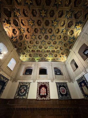 ALCALA DE HENARES, İSPA - 14 AUG: Madrid yakınlarındaki Alcala De Henares Alcala Üniversitesi 'nin ana salonu, 14 Ağustos 2024.