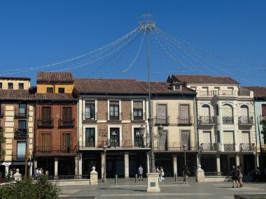 ALCALA DE HENARES, İSPA - 14 AUG: İspanya 'nın Alcala de Henares kasabası, 14 Ağustos 2024.