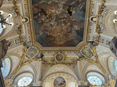 MADRID, SPAIN - 14 AUG: İspanya 'daki Madrid Kraliyet Sarayı, 14 Ağustos 2024' te görüldüğü gibi.