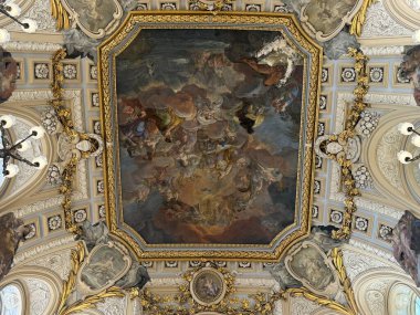 MADRID, SPAIN - 14 AUG: İspanya 'daki Madrid Kraliyet Sarayı, 14 Ağustos 2024' te görüldüğü gibi.