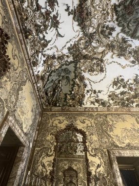 MADRID, SPAIN - 14 AUG: İspanya 'daki Madrid Kraliyet Sarayı, 14 Ağustos 2024' te görüldüğü gibi.