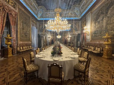 MADRID, SPAIN - 14 AUG: İspanya 'daki Madrid Kraliyet Sarayı, 14 Ağustos 2024' te görüldüğü gibi.