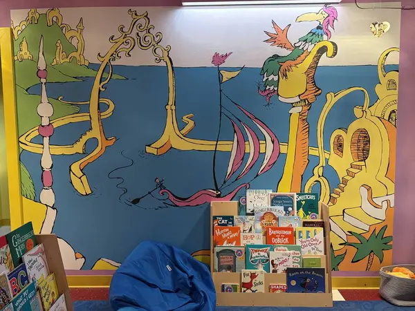 SPRINGFIELD MA - 3 Kasım 2024 'te Springfield, Massachusetts' teki The Amazing World of Dr Seuss Museum 'da görüldüğü gibi.