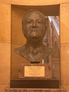 St. Paul, Minnesota 'daki Minnesota Eyalet Meclisi' nde 21 Nisan 2025 'te Hubert H. Humphrey baskınında görüldü..