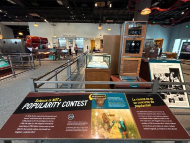 ST Paul, MN - 21 Nisan 2024 'te St. Paul, MN' deki Minnesota Bilim Müzesi 'nde sergi.