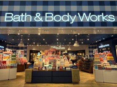 ROCHESTER, MN - 22 Nisan 2025 'te Rochester, Minnesota' daki Apaçi AVM 'de Bath & Body Works mağazası.