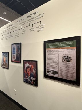 ROCHESTER, MN - 22 Nisan 2025 'te Rochester, Minnesota' daki Olmsted County Tarih Merkezi 'nde sergi.