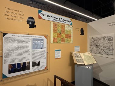 ROCHESTER, MN - 22 Nisan 2025 'te Rochester, Minnesota' daki Olmsted County Tarih Merkezi 'nde sergi.