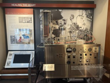 ROCHESTER, MN - 22 Nisan 2025 'te Rochester, Minnesota' daki Mayo Kliniğindeki Miras Salonu.