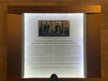 ROCHESTER, MN - 22 Nisan 2025 'te Rochester, Minnesota' daki Mayo Klinik organizasyonunun tarihi Plummer binası.