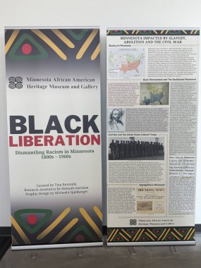 MINNEAPOLIS, MN - 23 Nisan 2025 'te Minneapolis, Minnesota' daki Minnesota Afrika Amerikan Mirası Müzesi 'nde sergi.
