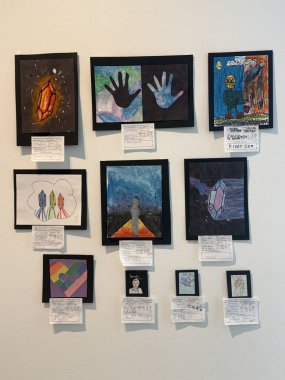ROCHESTER, MN - 23 Nisan 2025 'te Rochester, Minnesota' daki Rochester Sanat Merkezi 'nde Rochester Devlet Okulları - K-12 Sanat Sergisi.