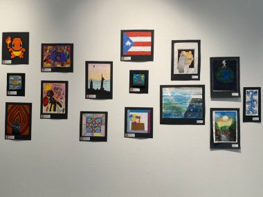 ROCHESTER, MN - 23 Nisan 2025 'te Rochester, Minnesota' daki Rochester Sanat Merkezi 'nde Rochester Devlet Okulları - K-12 Sanat Sergisi.