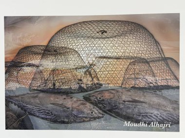 ROCHESTER, MN - 23 Nisan 2025 'te Rochester, Minnesota' daki Rochester Sanat Merkezi 'nde Moudhi Alhajri tarafından sergilenen Katar Mirası.
