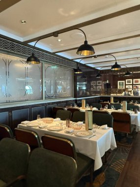 CAPE CANAVERAL, FL - 20 Şubat 1923 'te Disney Treasure yolcu gemisiyle Florida Cape Canaveral' dan ayrılan Restoran, 20 Şubat 2025 'te görüldüğü gibi.