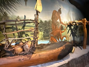 JACKSONVILLE, FL - 22 Şubat 2025 'te Jacksonville, Florida' daki MOSH 'ta (Bilim ve Tarih Müzesi) Zaman Akıntıları sergisi.