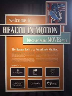 JACKSONVILLE, FL - 22 Şubat 2025 'te Jacksonville, Florida' daki MOSH 'ta Sağlık Hareketi sergisi (Bilim ve Tarih Müzesi).