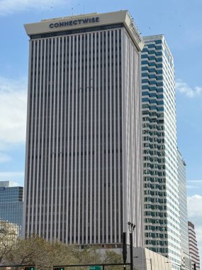 TAMPA, FL - 14 Şubat 2025 'te Tampa, Florida' daki Bağlantı Bina.