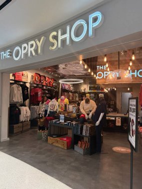 Nashville, Tennessee 'deki Nashville Uluslararası Havalimanı' ndaki Opry Shop, 2 Mart 2025.