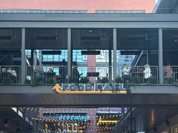 NASHVILLE, TN - 2 Mart 2025 'te Nashville, Tennessee' deki Assembly Food Hall.