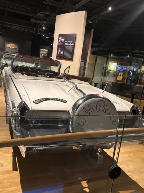 NASHVILLE, TN - 28 Şubat 2025 'te Nashville, Tennessee' deki Country Music Hall of Fame ve Museum 'da sergi.