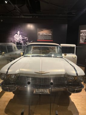 NASHVILLE, TN - 28 Şubat 2025 'te Nashville, Tennessee' deki Country Music Hall of Fame ve Museum 'da sergi.